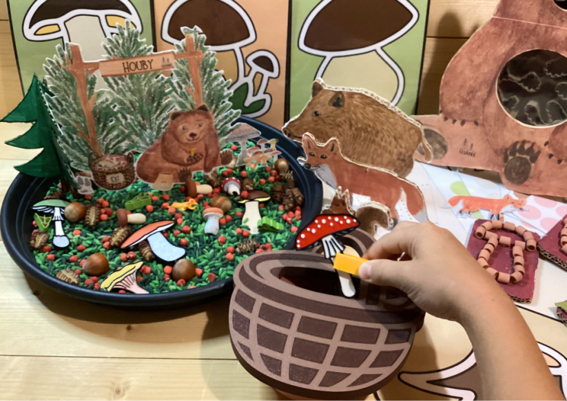 KOLONIÁL U MEDVĚDA - senzorické hraní - PDF: PDF