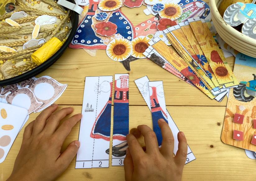 SKLIZEŇ NA POLI, DOŽÍNKY - senzorické hraní