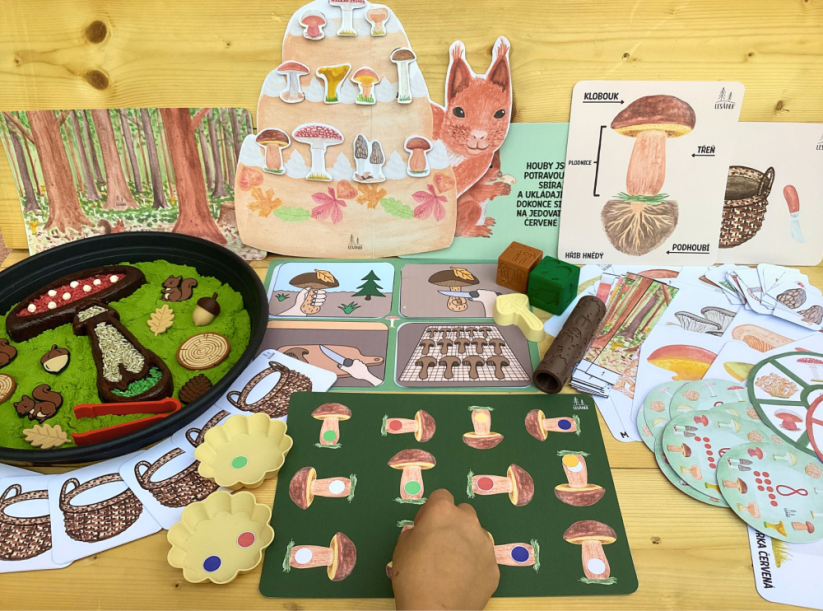 JEDLÉ A JEDOVATÉ HOUBY - senzorické hraní