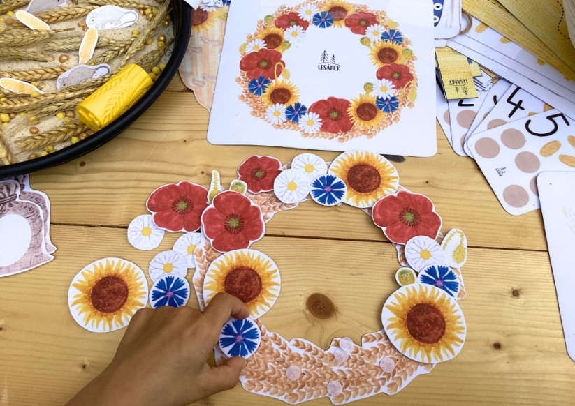 SKLIZEŇ NA POLI, DOŽÍNKY - senzorické hraní