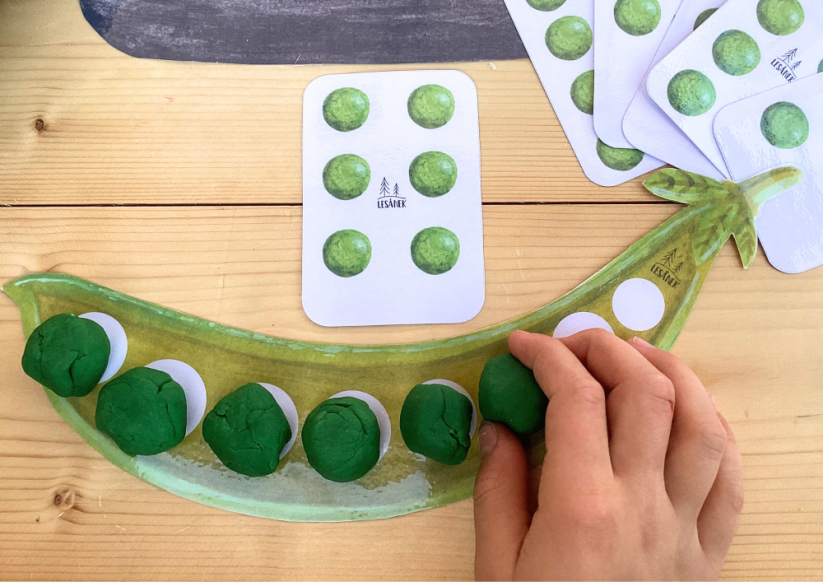 OVOCE A ZELENINA NA ZAHRÁDCE - senzorické hraní