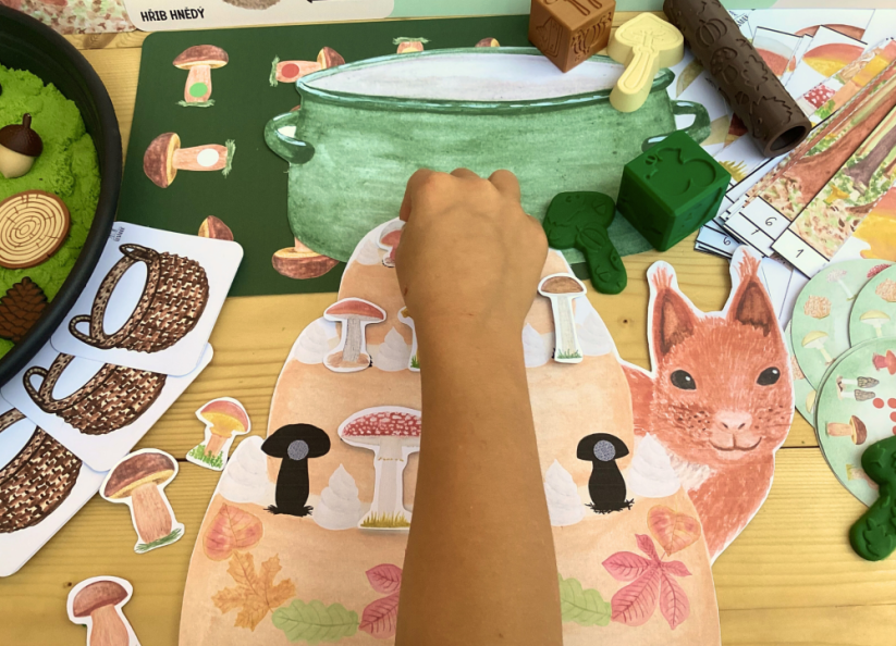 JEDLÉ A JEDOVATÉ HOUBY - senzorické hraní