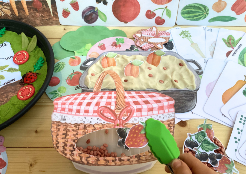 OVOCE A ZELENINA NA ZAHRÁDCE - senzorické hraní