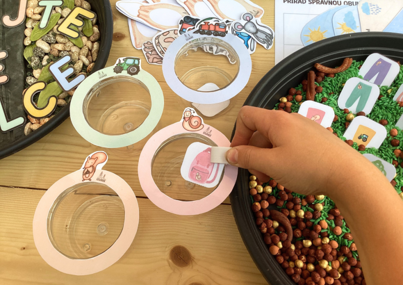 VÍTEJTE VE ŠKOLCE - senzorické hraní