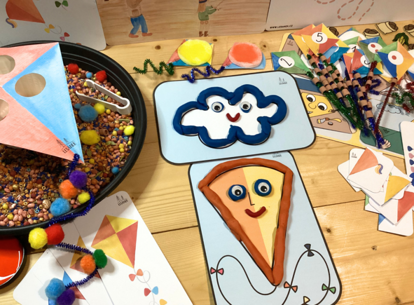 LÉTÁME SI V OBLACÍCH - senzorické hraní