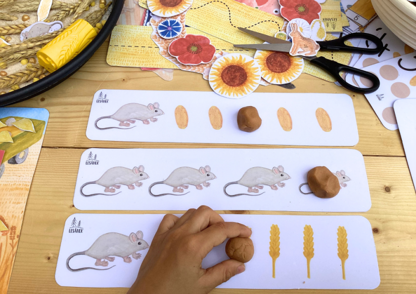 SKLIZEŇ NA POLI, DOŽÍNKY - senzorické hraní