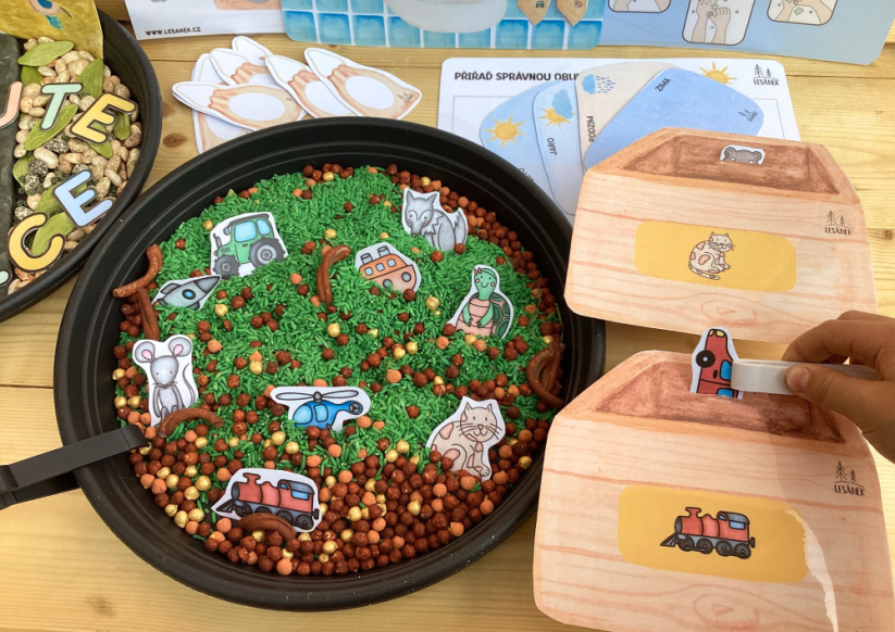 VÍTEJTE VE ŠKOLCE - senzorické hraní