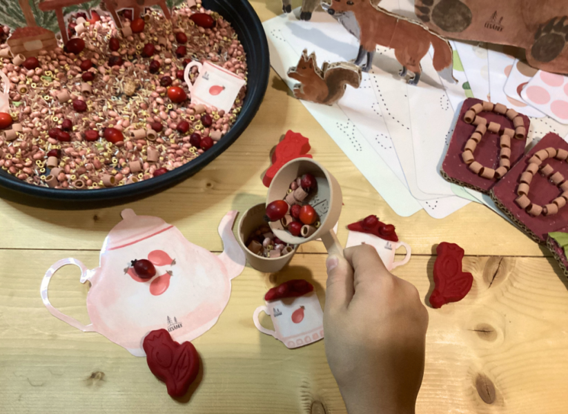 KOLONIÁL U MEDVĚDA - senzorické hraní - PDF: PDF