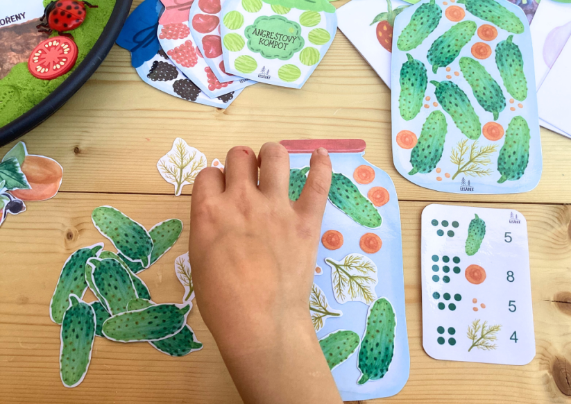 OVOCE A ZELENINA NA ZAHRÁDCE - senzorické hraní