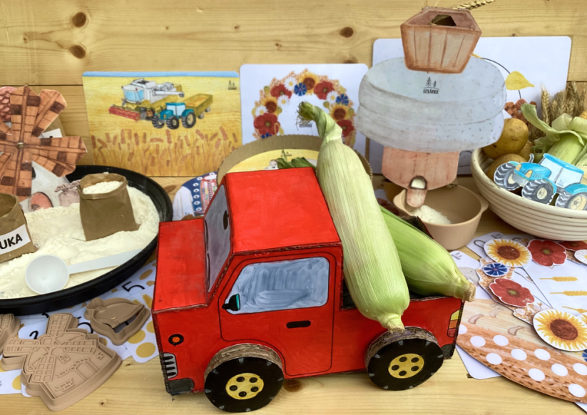 SKLIZEŇ NA POLI, DOŽÍNKY - senzorické hraní