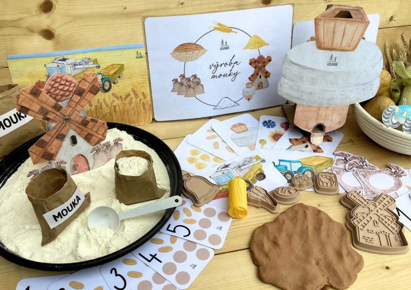 SKLIZEŇ NA POLI, DOŽÍNKY - senzorické hraní