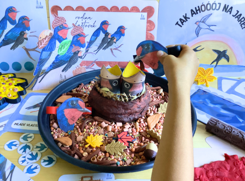 VLAŠTOVKY SE CHYSTAJÍ NA CESTU - senzorické hraní