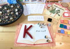 JAK VZNIKÁ KNIHA - senzorické hraní